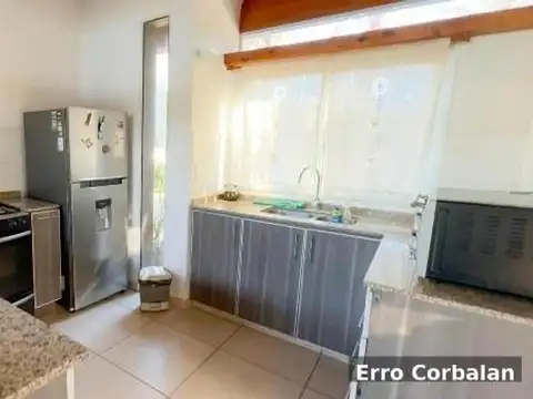 Casa 3 ambientes con 2 baños