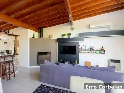 Casa en Venta con 3 cocheras