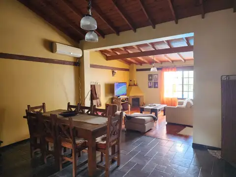 Casa en Venta en Adrogue, USD 215.000