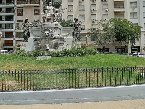 Libertad 1300  A LA PLAZA CARLOS PELLEGRINI