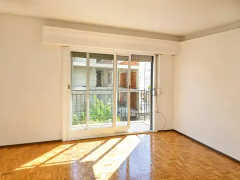 2 ambientes con balcón, Virrey Cevallos 1100 APTO CREDITO (RETASADO)