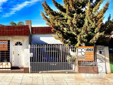 Casa 4 Ambientes en Venta en Ramos Mejía Sur