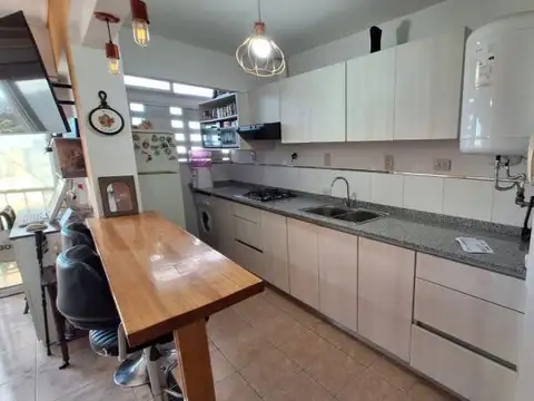 Arturo Mateo Bas 135 , Piso 13