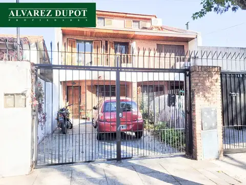 Duplex  3  plantas,   en inmejorable zona de  Olivos .