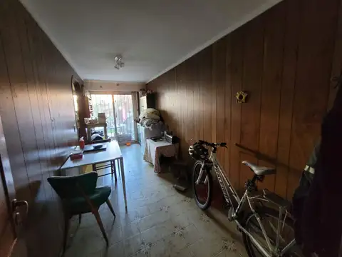 Duplex  3  plantas,   en inmejorable zona de  Olivos .