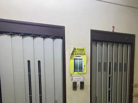 Oficina 6 ambientes con 2 baños