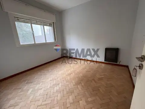 Casa 8 ambientes con 3 baños