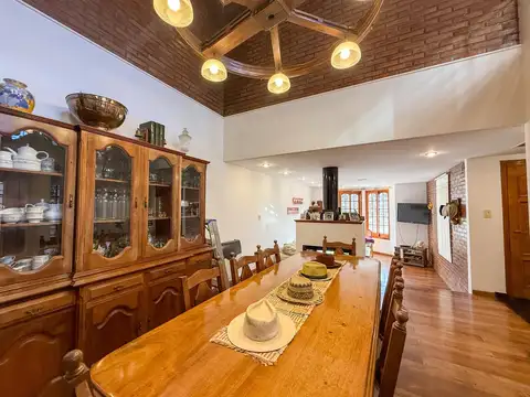 Casa 4 ambientes con 3 baños