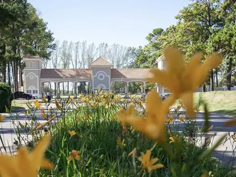 Terreno en Venta en Los Pinares Country Club, Countries y Barrios Cerrados en Exaltacion de la Cruz