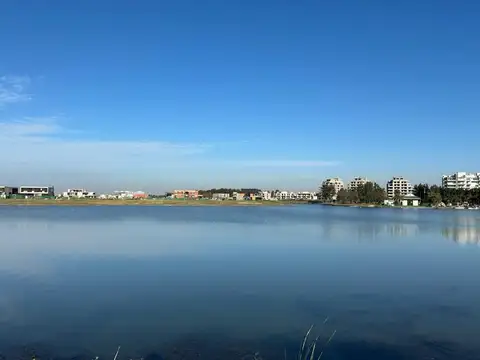 Lote al agua, en barrio La isla Nordelta
