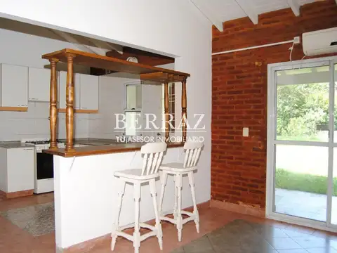 Casa 6 ambientes con 2 baños