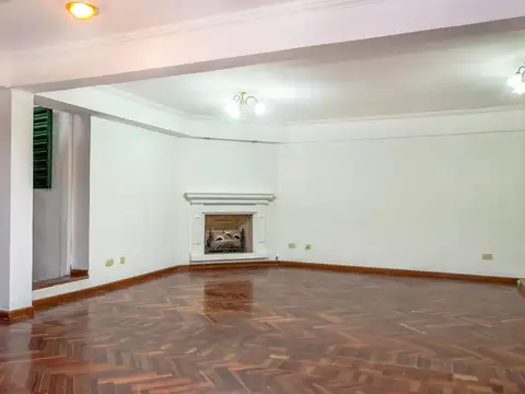 Casa 7 ambientes con 3 baños