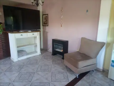 Casa 5 ambientes con 1 baño