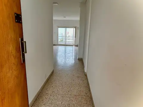 Departamento en ALQUILER de 2 dormitorios en dg. 74 y 58 - 8 vo. piso con balcon