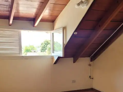Depto Tipo Casa en Venta de 5 ambientes