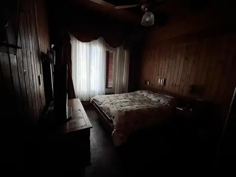 Casa 6 ambientes con 2 baños