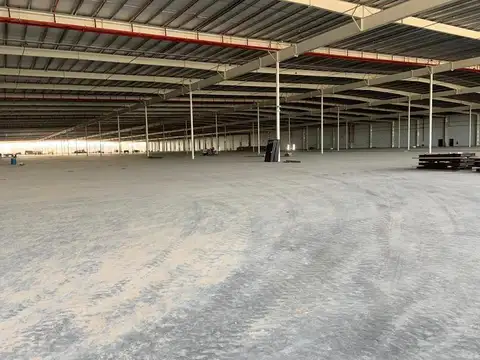 Excelente deposito en alquiler de 25000 m2 cub a 13 mts de altura, nucleo de oficinas y seg 24 hs.