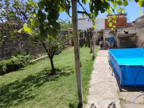 Casa 5 ambientes con 1 baño