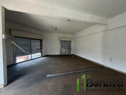 Oficina 6 ambientes con 5 baños
