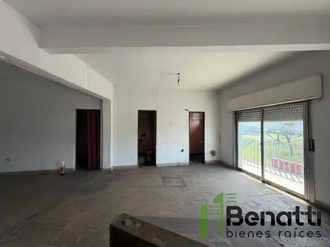 Oficina en Alquiler en Lomas del Mirador, $ 1.900.000