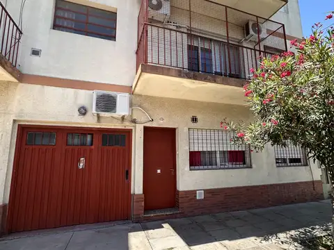 DPTO 3 AMB. PB CON GARAJE Y PATIO AL FRENTE A METROS DE AV. EMILIO CASTRO