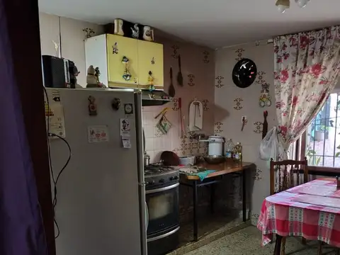 venta de casa en zona centrica de Carmen de Areco