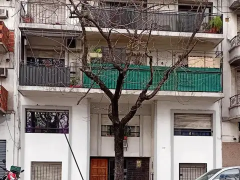 VENTA 2 AMBIENTES A RECICLAR EN FLORESTA