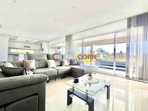 Casa en Venta con 7 cocheras