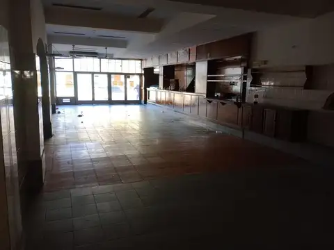 Local en alquiler, pleno foco comercial Liniers
