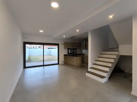 Depto Tipo Casa en Venta de 5 ambientes
