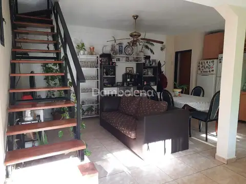 Casa 5 ambientes con 3 baños