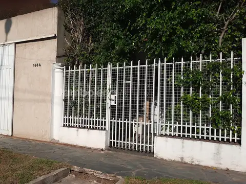 Casa  en Venta o permuta ubicado en Morón, G.B.A. Zona Oeste