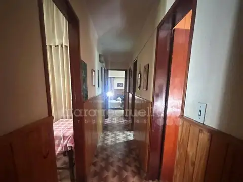 Casa 5 ambientes con 2 baños