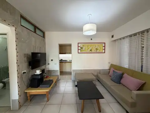 VENTA CASA 5 AMB CON COCHERA Y PATIO BERNAL