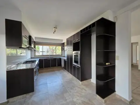 Casa en Alquiler de 4 dormitorios