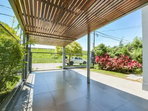 Casa 5 ambientes con 2 baños