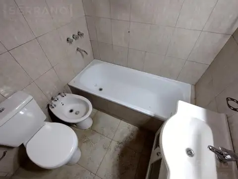 Casa en Alquiler con 1 cochera