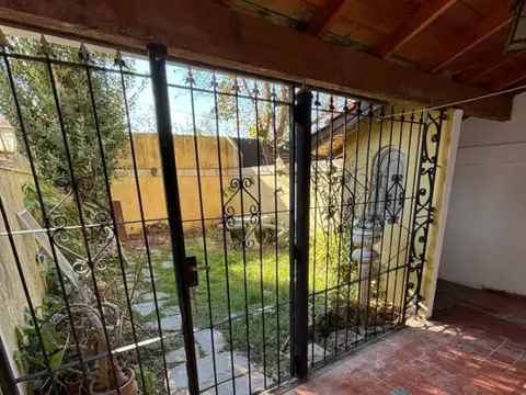 Casa 3 ambientes con 2 baños