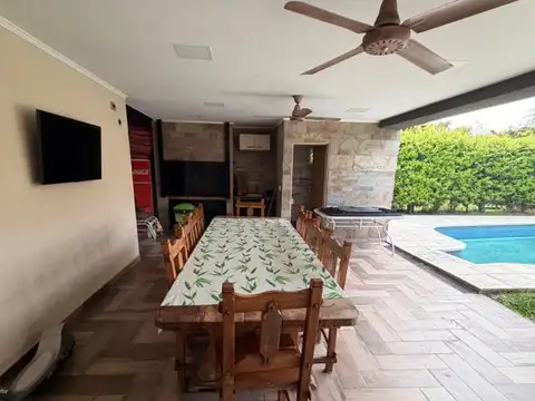Casa en Venta con 6 cocheras