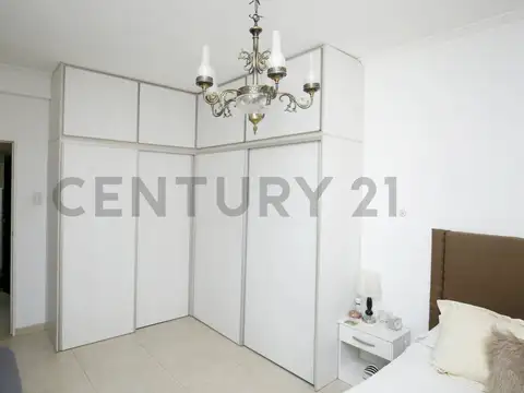 CASA EN VENTA LA PLATA 3 DORMITORIOS Y PARQUE