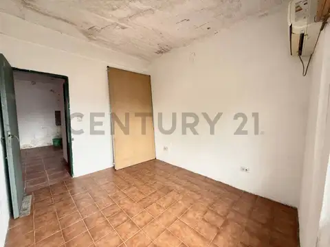 Venta Bodega con  dos Vivienda en Quilmes Oeste.
