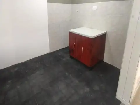 DEPTO T/CASA AL FONDO EN ALQUILER CAMPICHUELO 5300 WILDE
