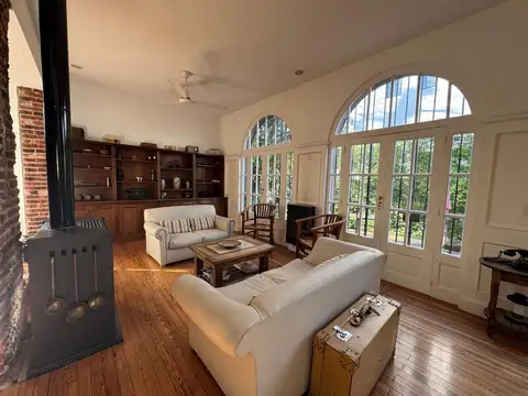 Casa en Venta con 8 cocheras
