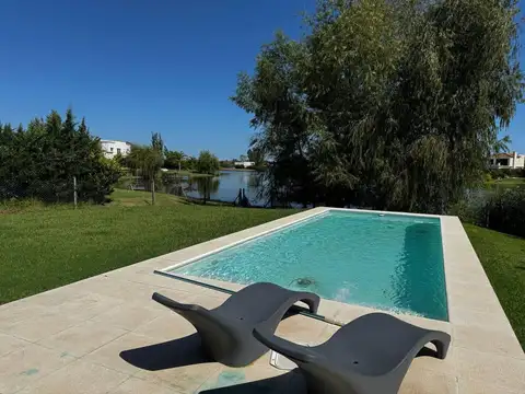 Venta Casa 6 Amb a La Laguna Barrio El Cantón Norte Escobar