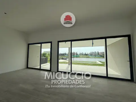Casa 7 ambientes con 3 baños