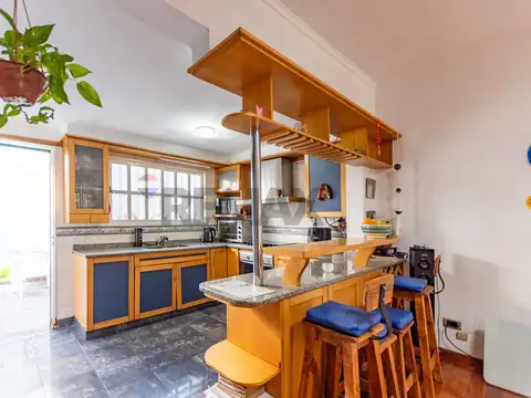 Depto Tipo Casa en Venta con 1 cocheras