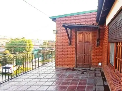 Depto Tipo Casa en Venta de 4 ambientes