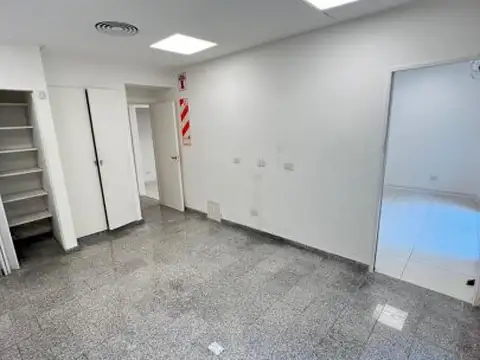 Oficina en Venta 80 años