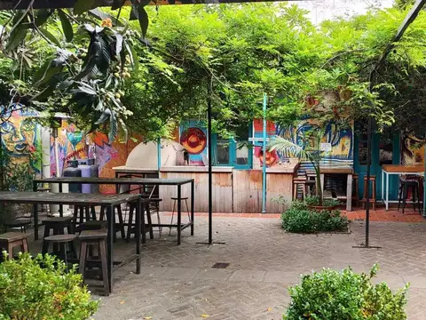 Casa - Terreno en calle 59 e/8 y 9 - ideal desarrollo - La Plata