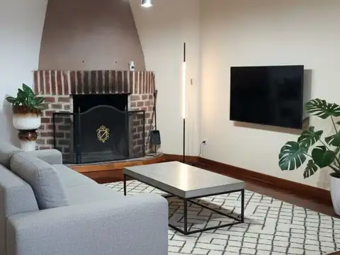 Casa en venta patio jardin. c/ cochera en Villa Ballester